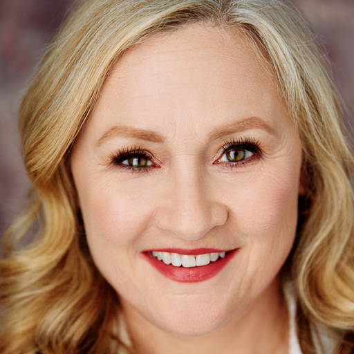 Elizabeth Kluegel Soprano and Conductor